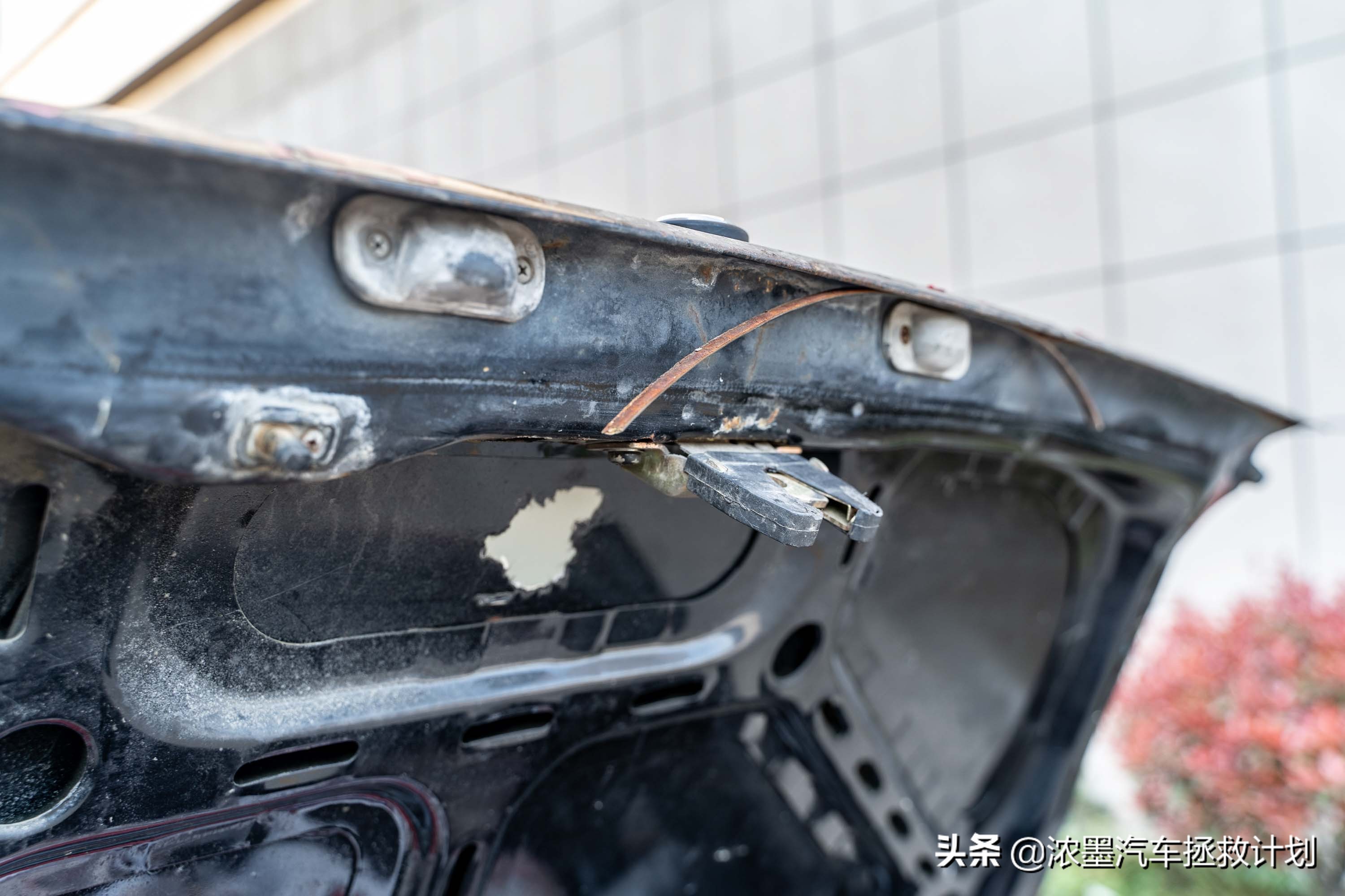 「妙手生花」重建一台战损级桑塔纳，带给它历经千般后的华丽重生