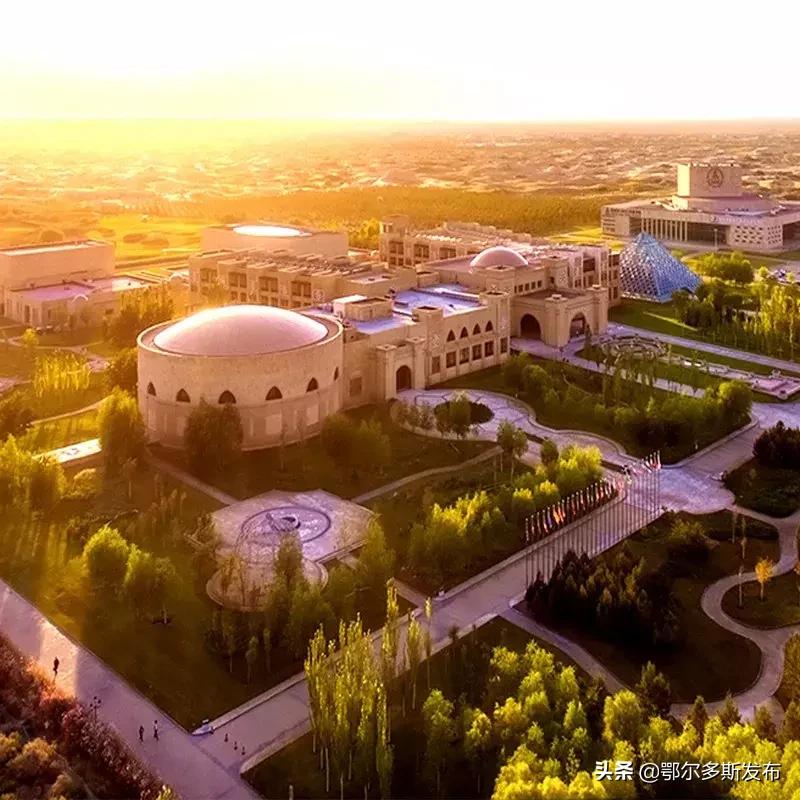 中国可以夜晚看星星的沙漠,迪拜沙漠与大海交汇的奇观