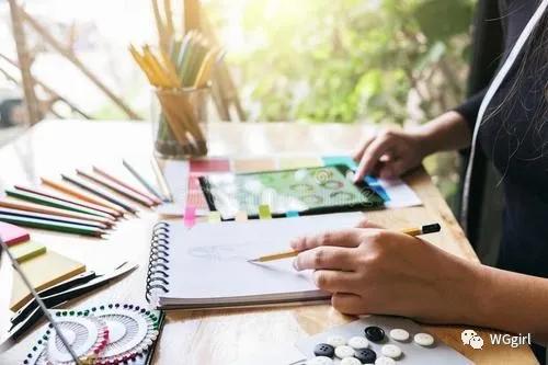 未来服装设计师应该具备哪些素质,服装设计师日常工作全揭秘