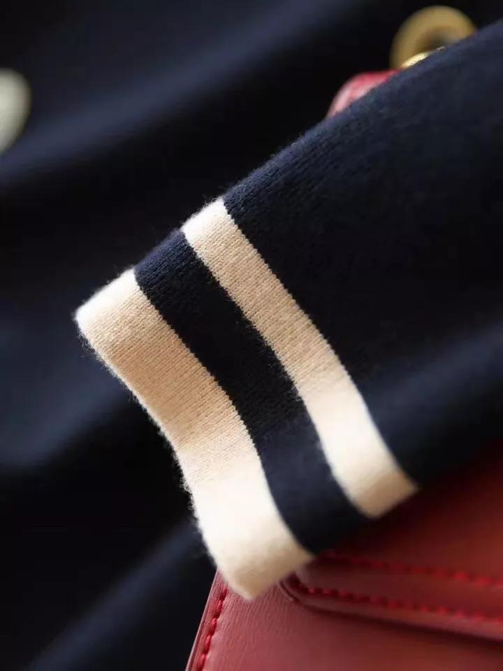 前台收银衣服,前台服装计入什么科目