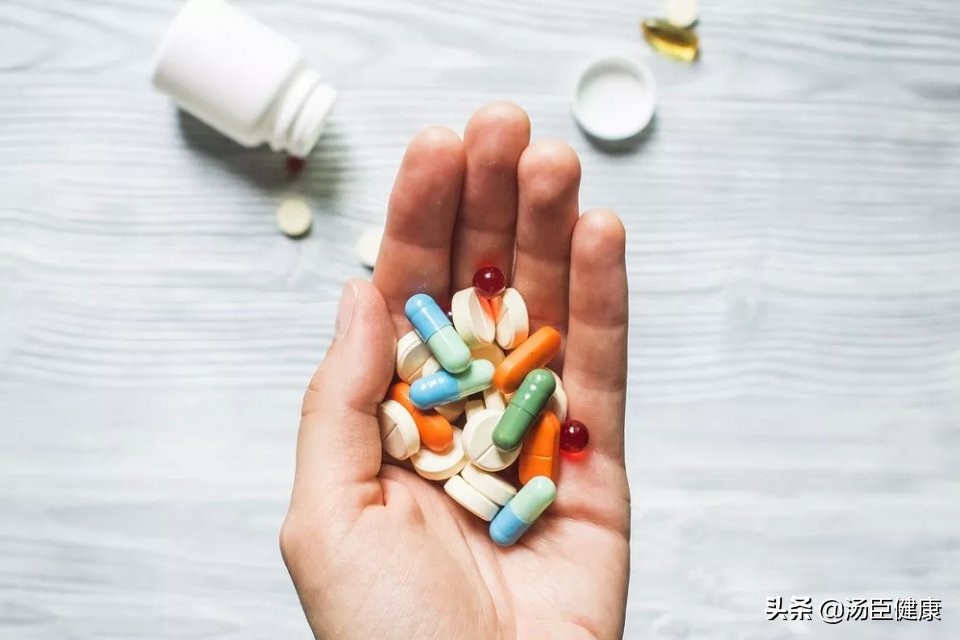 备好4种常用药小病不往医院跑,家庭必备的救命特效药