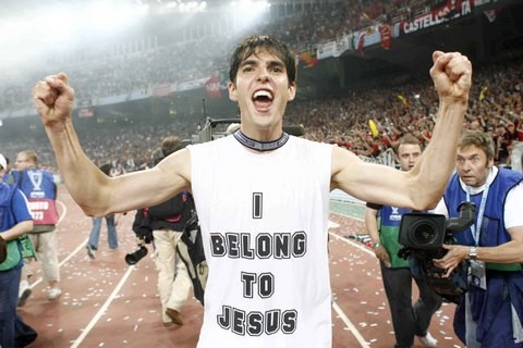 感动伯纳乌全场球迷高喊c罗名字,泪目伯纳乌球迷第七分钟呼喊