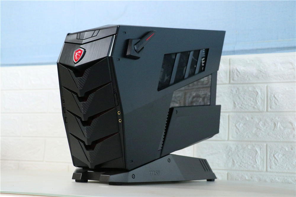 全套定制，吃鸡办公无所不能，微星宙斯盾3深度体验