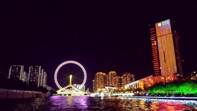 抓住夏天的尾巴放肆玩乐，一起打卡隔壁城市这条网红游船