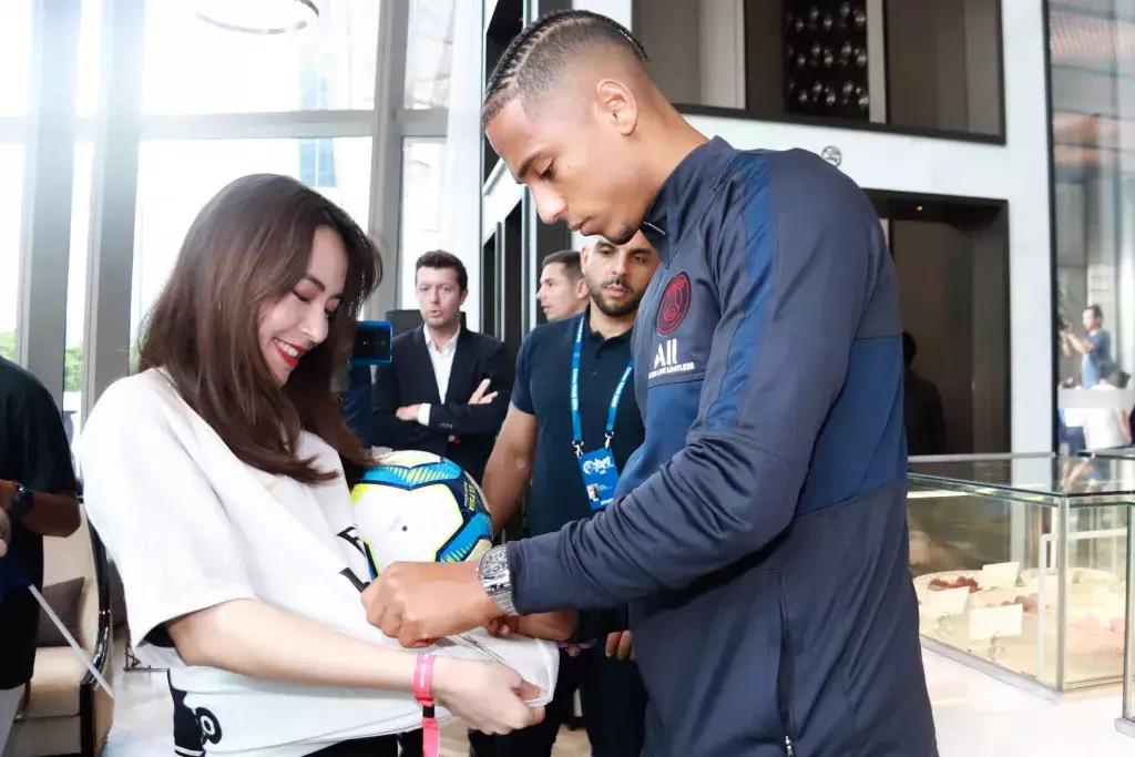 巴黎圣日耳曼抵达伯纳乌,巴黎圣日耳曼姆巴佩射门训练