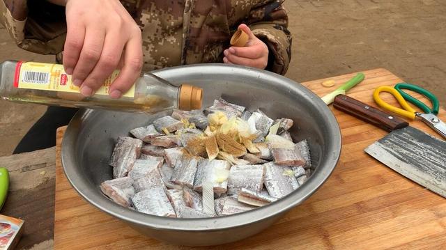 鱼肉怎么炸才会又脆又好吃,怎么炸的鱼又酥又香