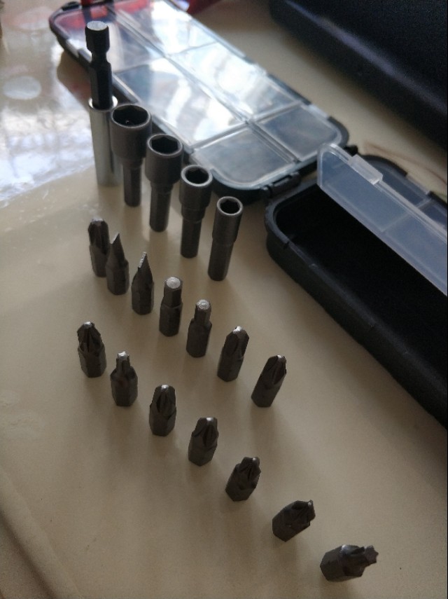 博世gsb12手电钻开关拆解,博世gsb120手电钻电池