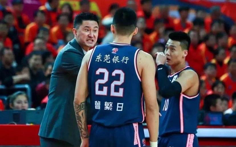 杜锋口吐芬芳现场卧槽挑战视频,杜锋执教国家队口吐芬芳名场面