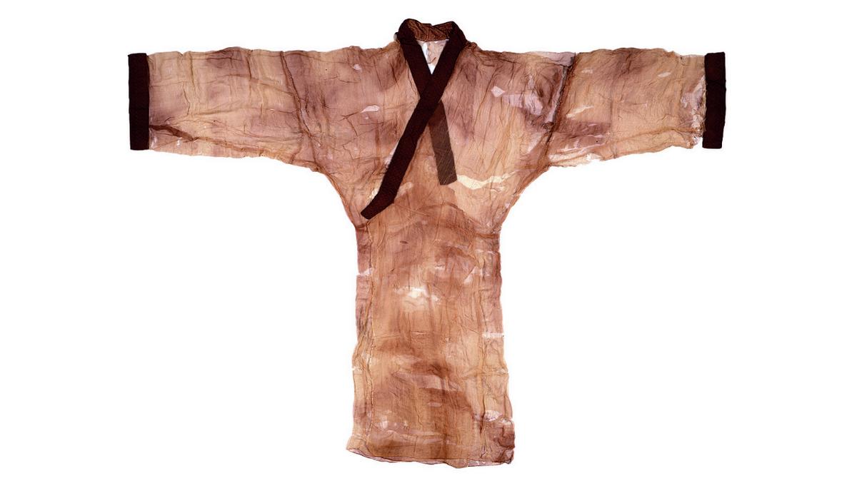 1971年长沙施工队民工，撞见“鬼火”，考古队挖出2千年不腐女尸