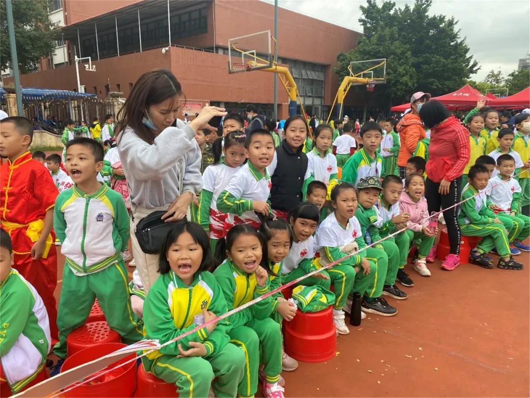 龙腾虎跃展英姿,龙腾虎跃展宏图