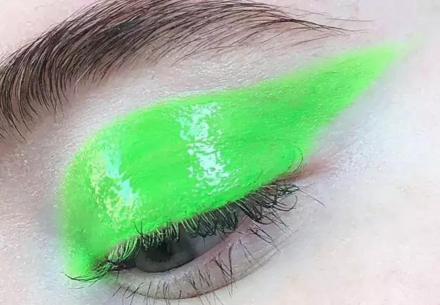 火爆全宇宙的“泫雅风”背后有着怎样的文化元素？转发送眼影盘