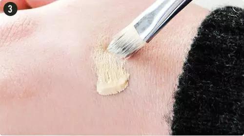 黑眼圈起皮干痒是什么原因,熬夜黑眼圈皮肤的救星