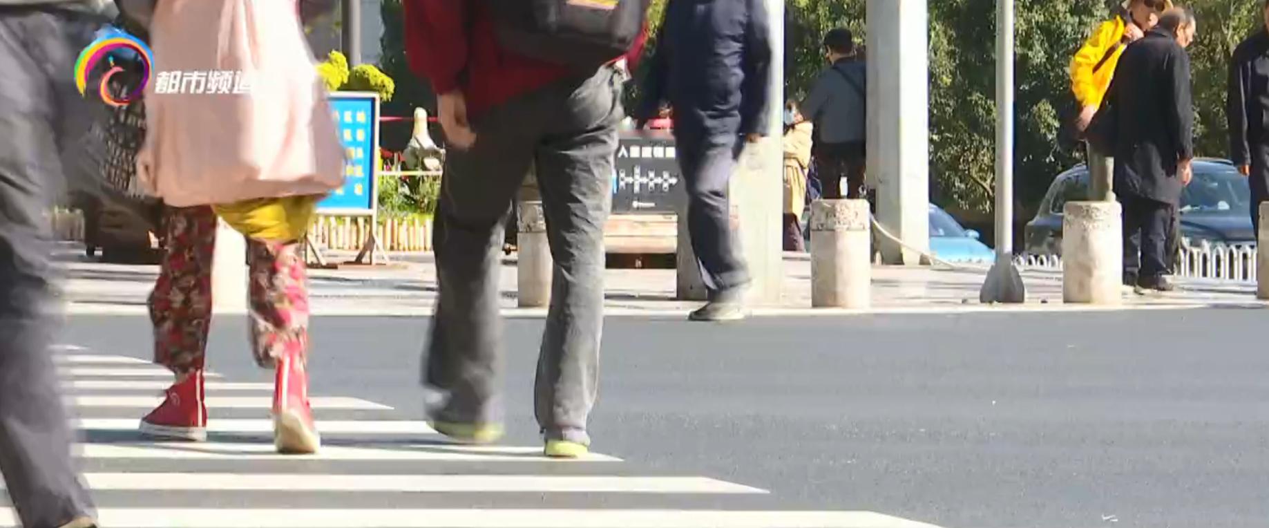 冬天不穿秋裤容易得膝盖关节炎,不穿秋裤真会冻出关节炎风湿病吗