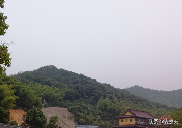 去偶遇朝气蓬勃的老年人,遇到一位很淳朴的老人