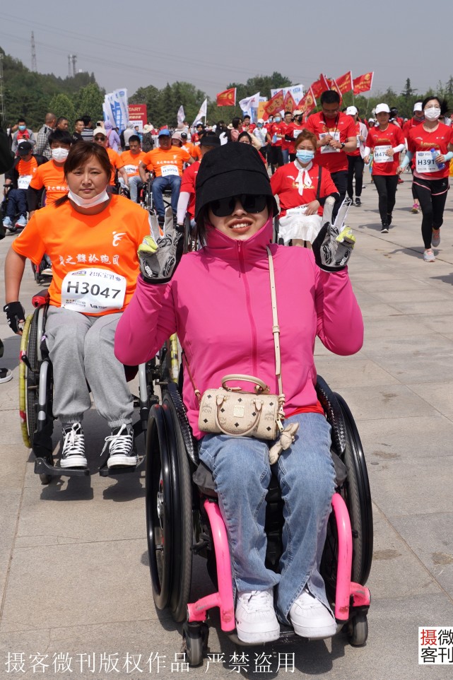 母亲节跑友,母亲节用脚步丈量爱意