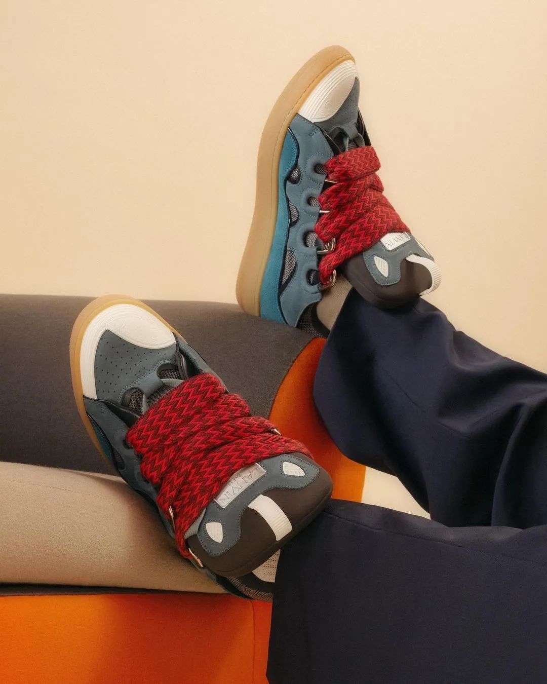 浪凡属于红血档次吗,李宁国潮和李宁品牌有什么区别