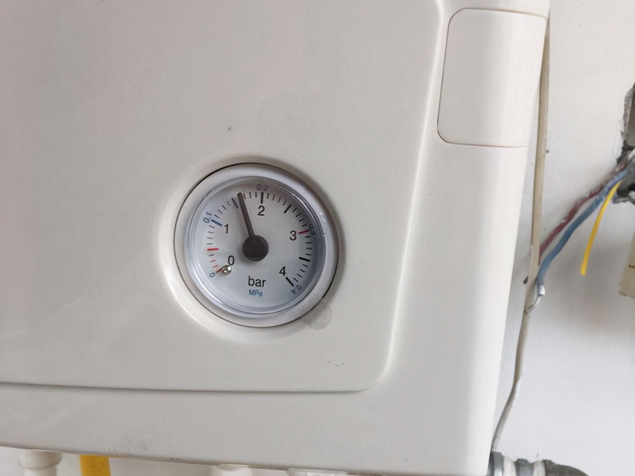 天然气壁挂炉加水几个压,天然气取暖壁挂炉怎么泄压