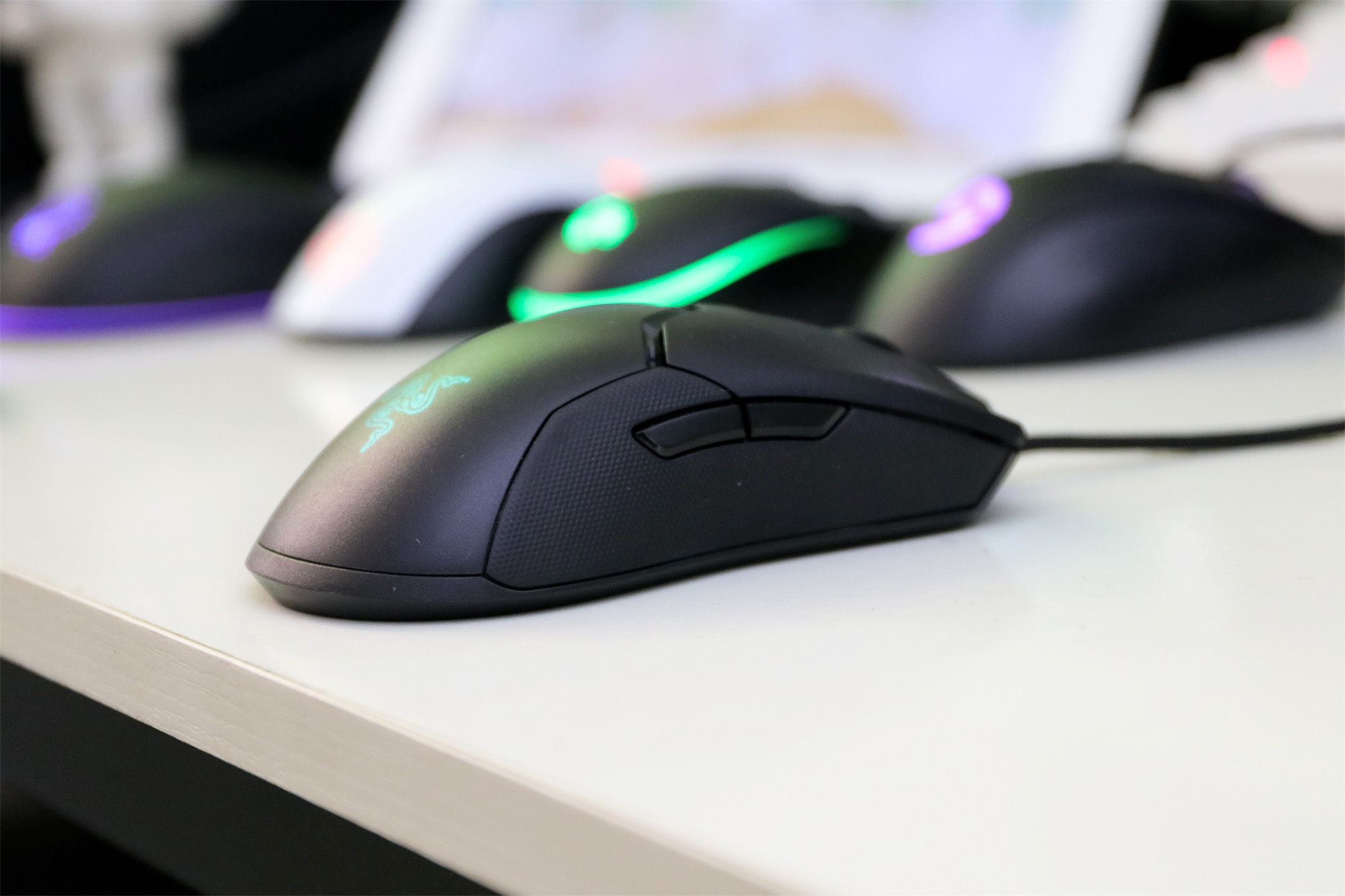 轻量化鼠标性价比推荐,200到300无线轻量化鼠标