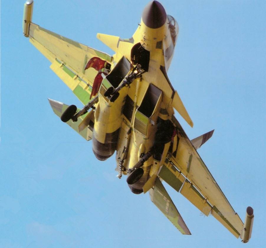 中国战斗机歼15飞鲨,歼15d电战鲨