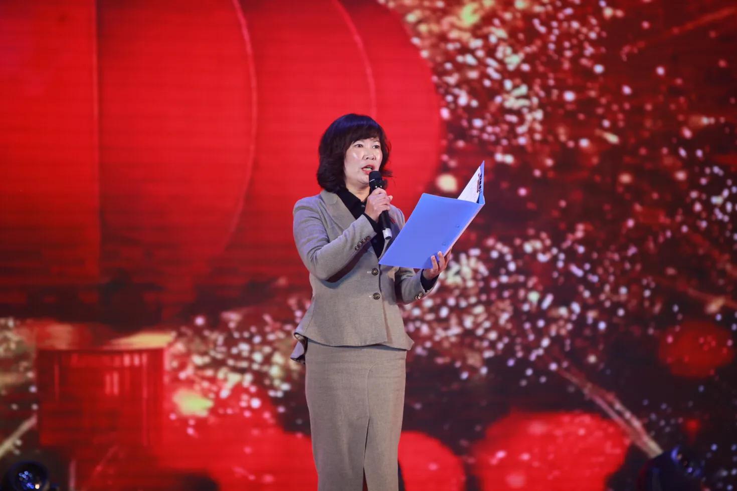 昆十中:新年音乐会唱响求实梦!青*梦春**!