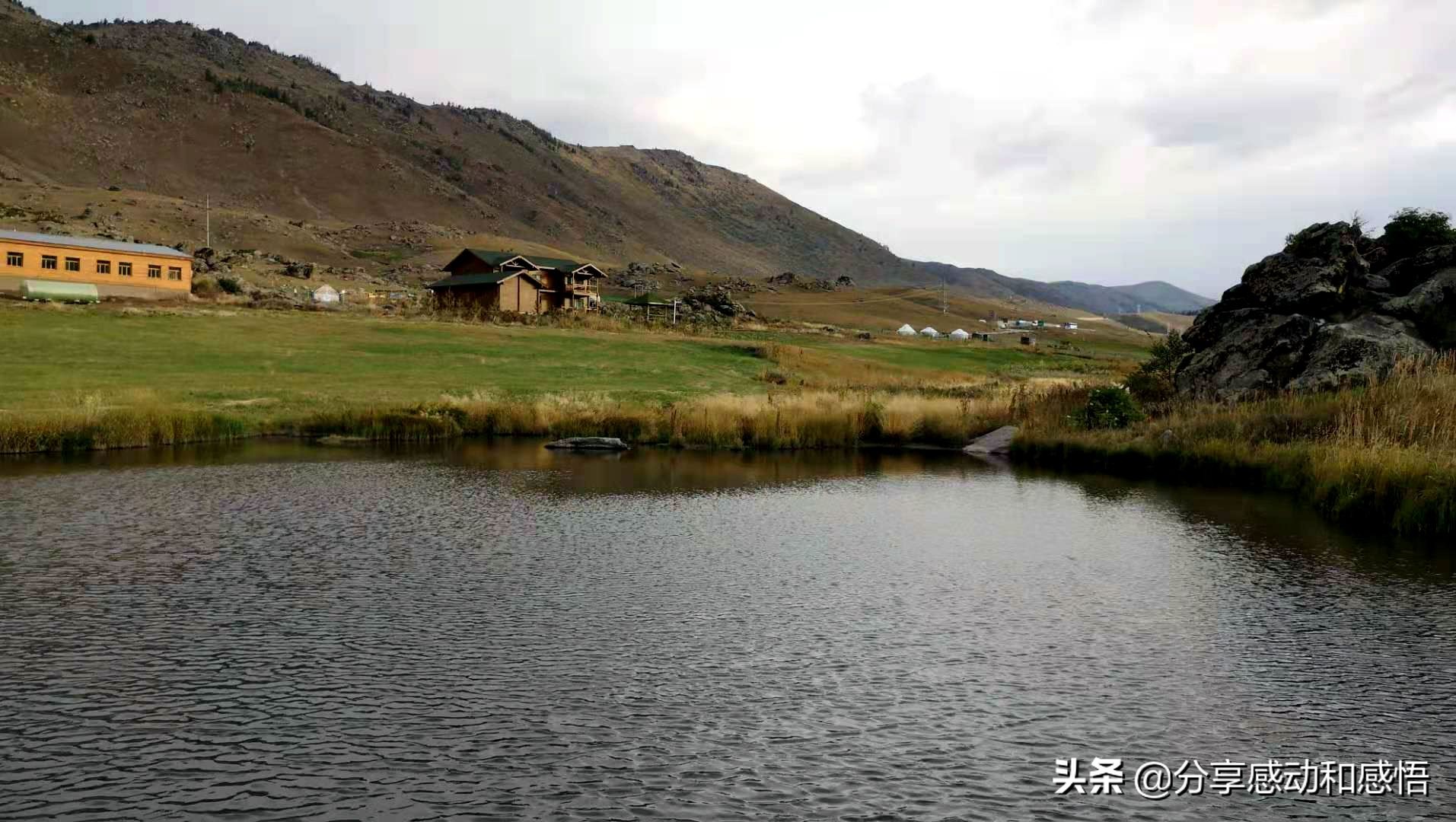 *疆新**汽车窗外的光影世界：斑驳陆离风光美，亦梦亦幻疑成仙