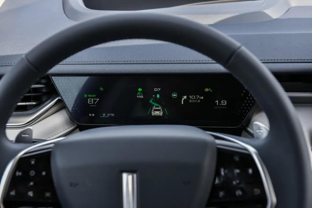 新款摩卡最新落地价格,17万落地买新摩卡