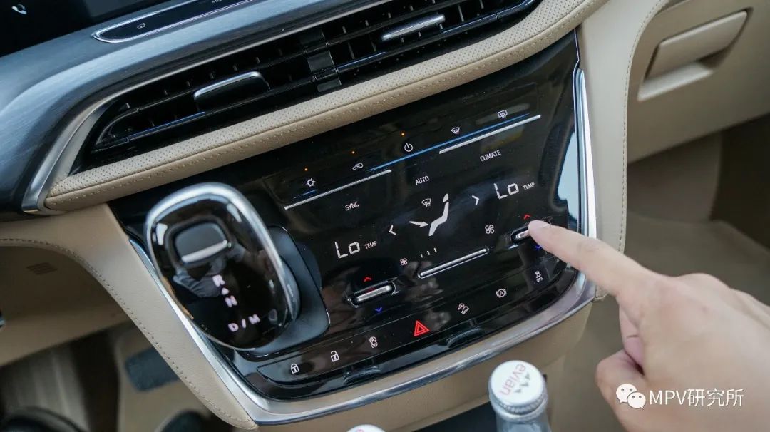 别克新gl8商务车报价及图片,别克gl8es尊享版新车优惠多少