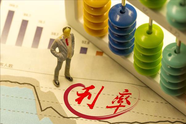 2021年40万存入建设银行，每年利息15400元，值得存吗？