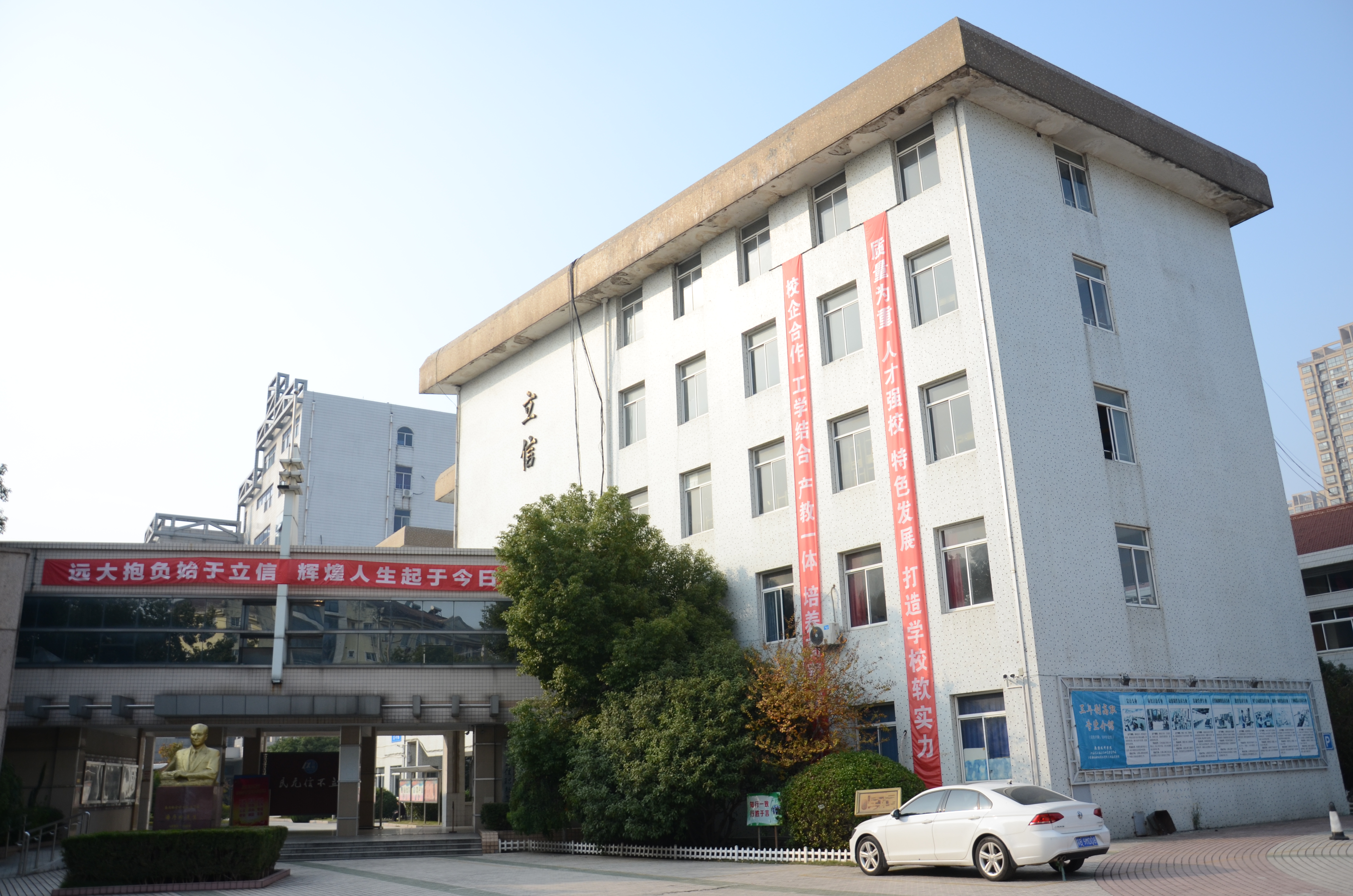 无锡大娄巷名人周舜卿,周舜卿的传奇人生心得