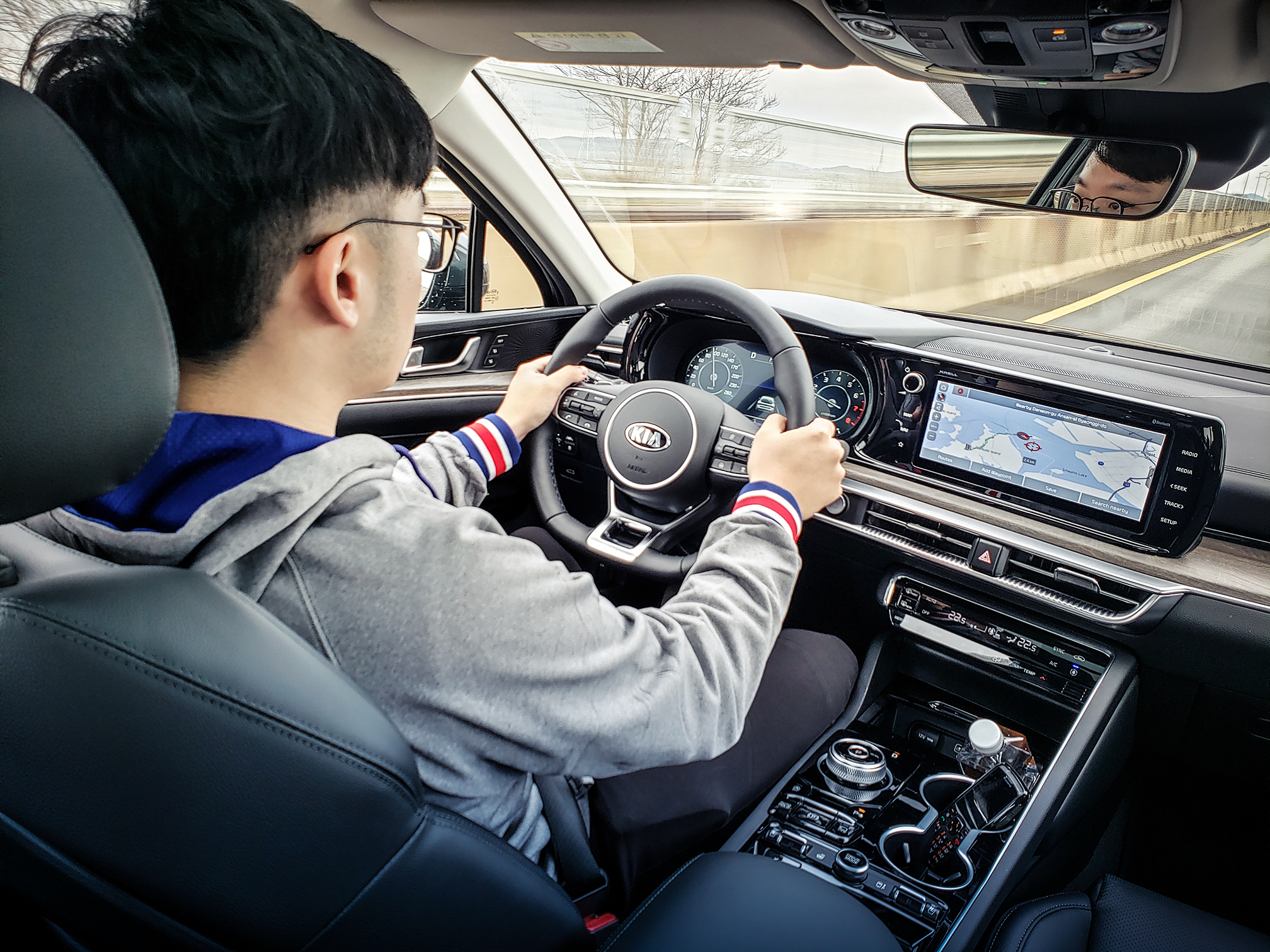 起亚k5是b级车吗,全新起亚k5高颜值运动帅气真香