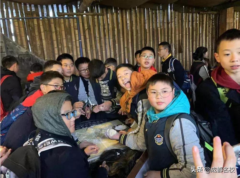 一所好学校，藏不住！成都石室外语学校的家长，深情为学校代言！