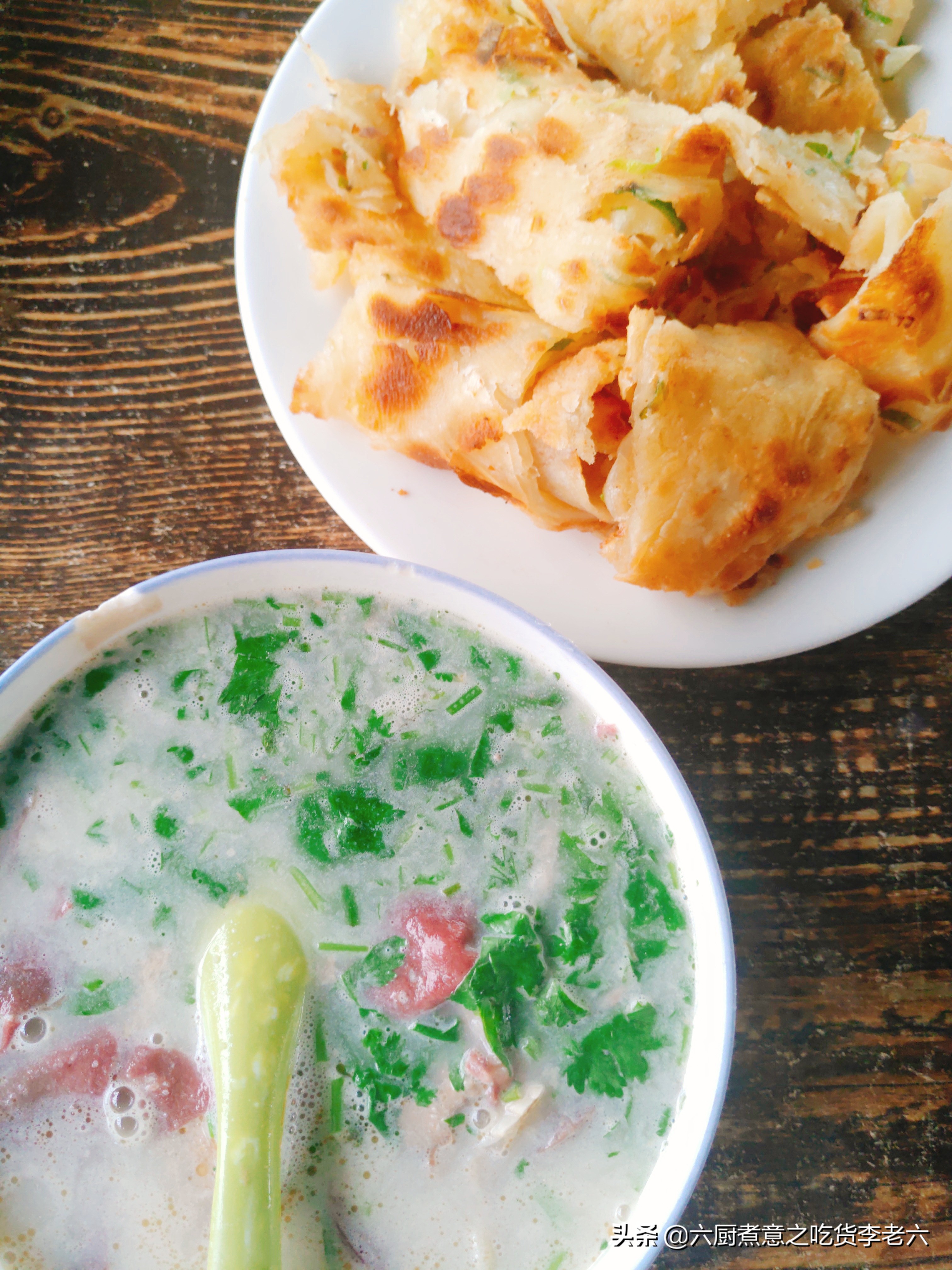 羊汤配馍,羊汤加油饼