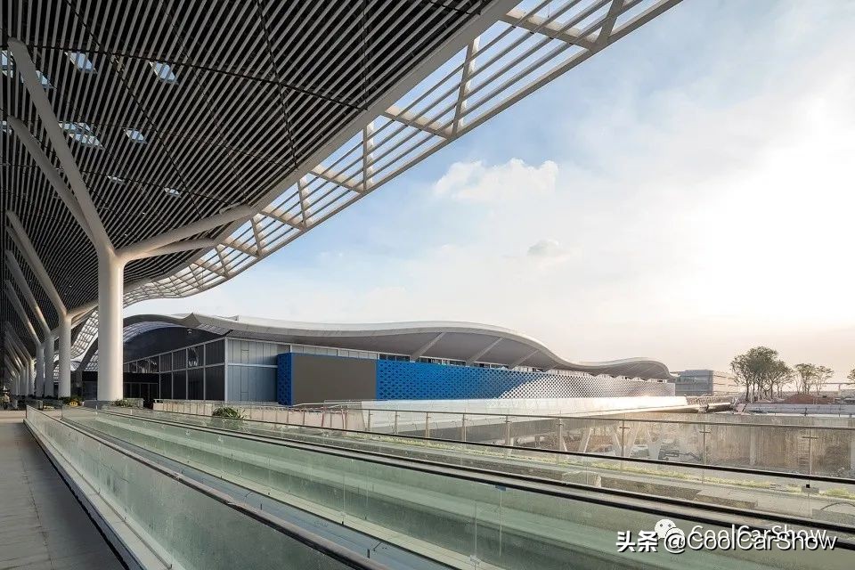 鸟巢体育馆有几个足球场,六个鸟巢