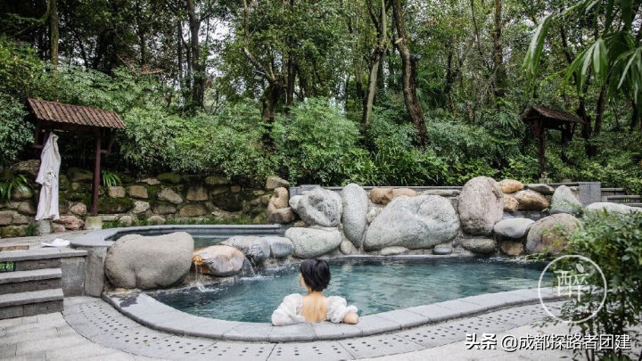 北京温泉年会地点推荐,成都公司年会场地推荐温泉耍雪