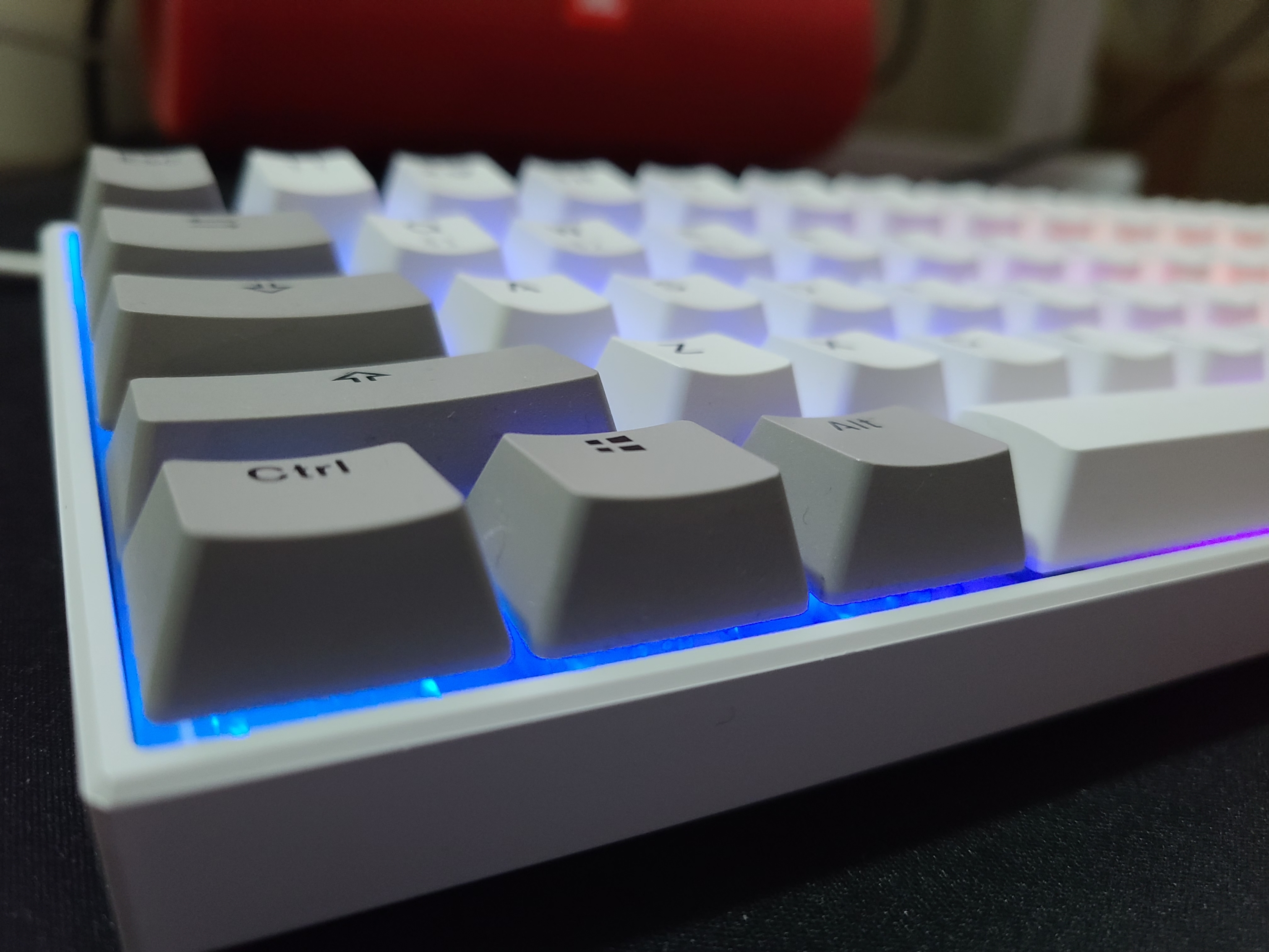 谈谈我对机械键盘的使用感受,入门级红轴静音机械键盘推荐