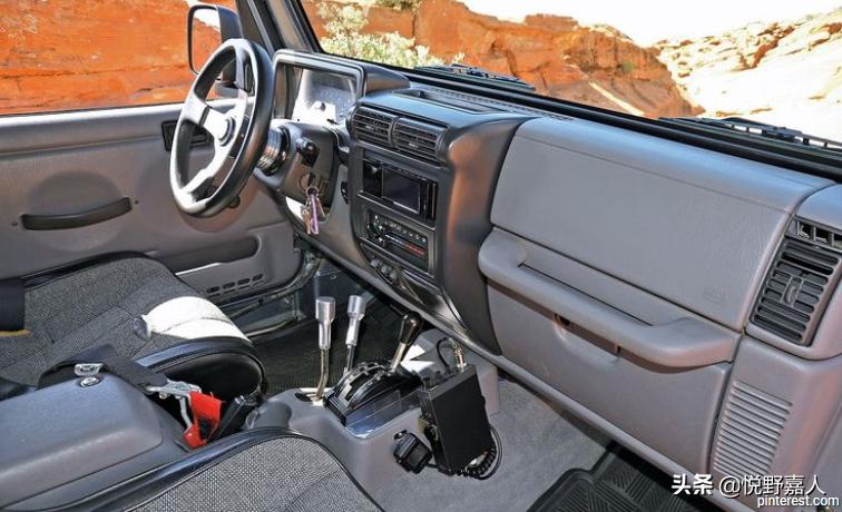 最老的牧马人越野吉普车,牧马人内饰史