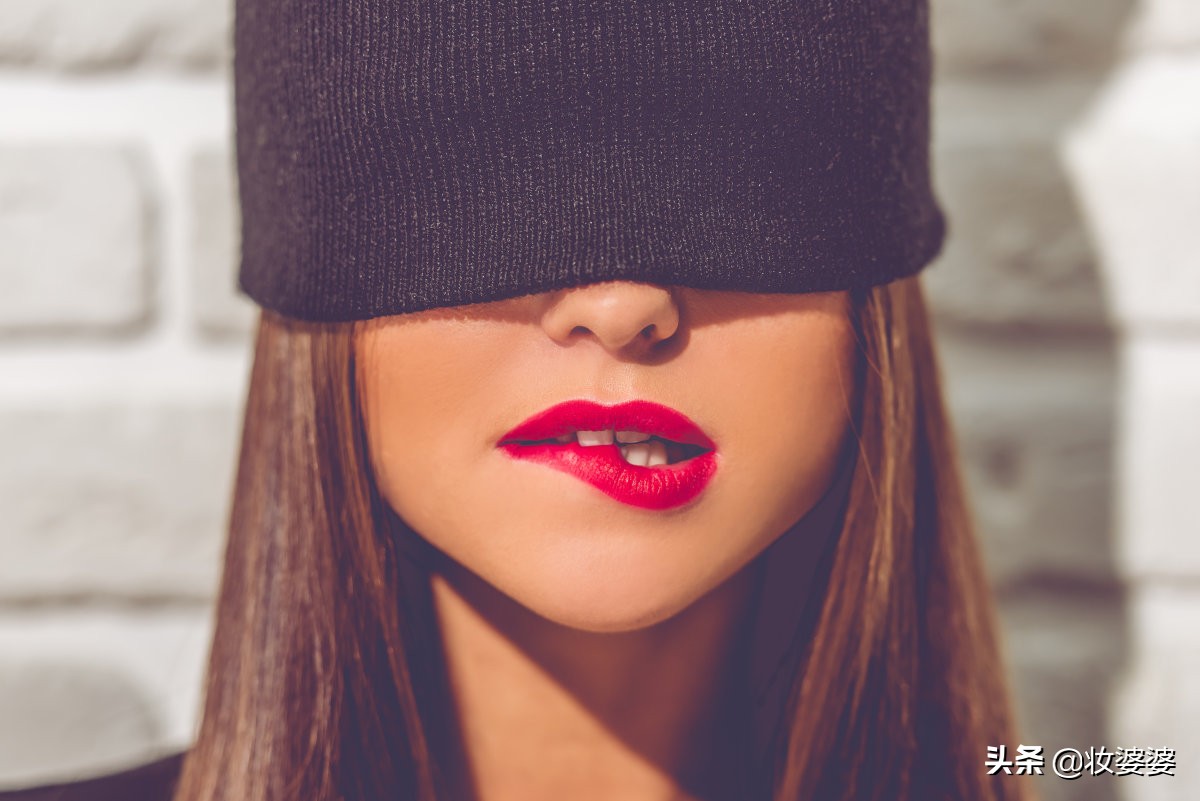唇妆300种化妆方法视频,怎么化大红唇妆