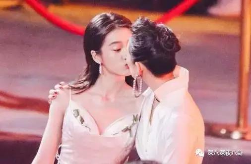 李兰迪和张雪迎是同一届的吗,居然不是