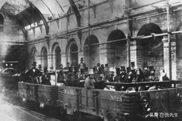 年轻时的霍金照,霍金年轻时照片有多帅