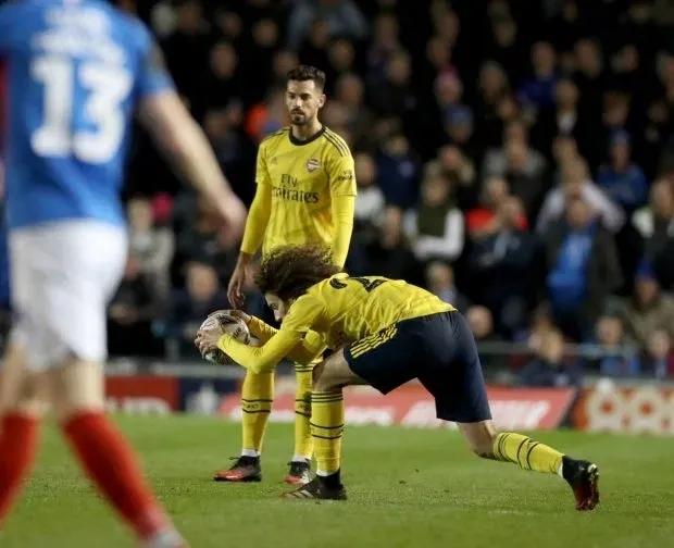 阿森纳球员搞笑发角球三次,阿森纳球员搞笑发角球