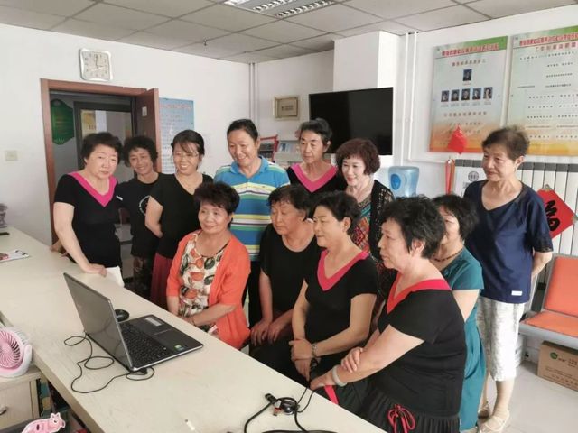 亲，看了吗？七百多万人次分享的家国情怀故事汇是这样的！