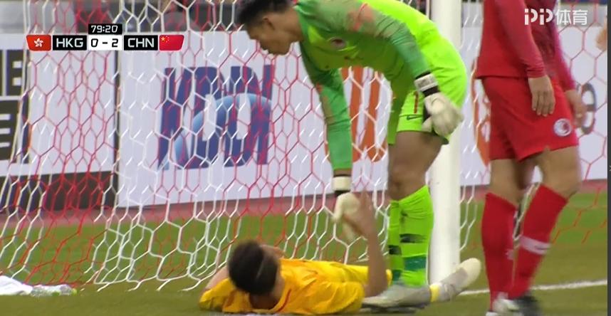 2-0！国足踢中国香港也难占优：全场仅8次射门场面菜鸡互啄