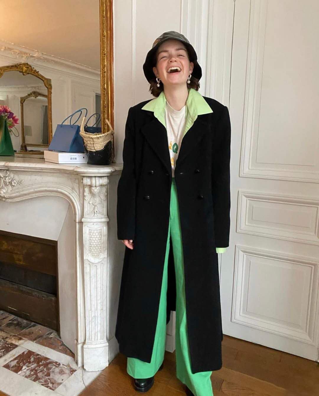 简单利落的颜色和款式搭配,好看的绿色与橙色搭配