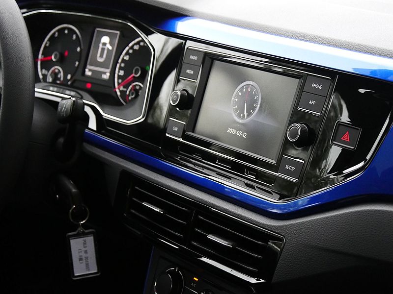 大众poloplus纵情乐活版,大众poloplus和飞度哪个好