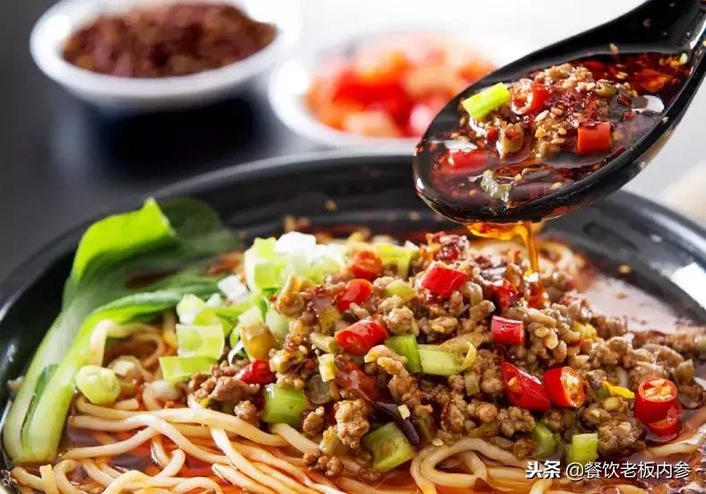 日收2万，4年1000家店，做小面他炼出了5个“避坑法则”