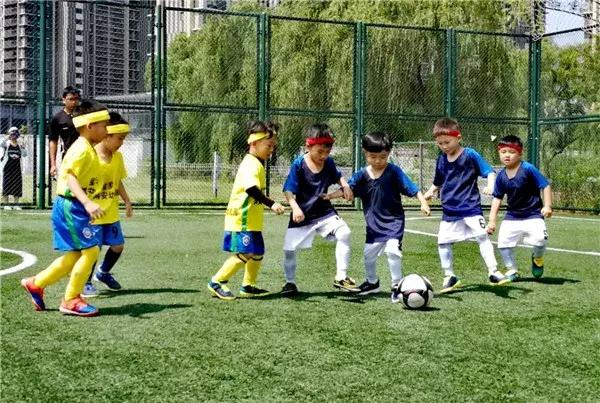 椋炴壃瓒崇悆鐩存挱,椋炴壃瓒崇悆璁粌鍩哄湴