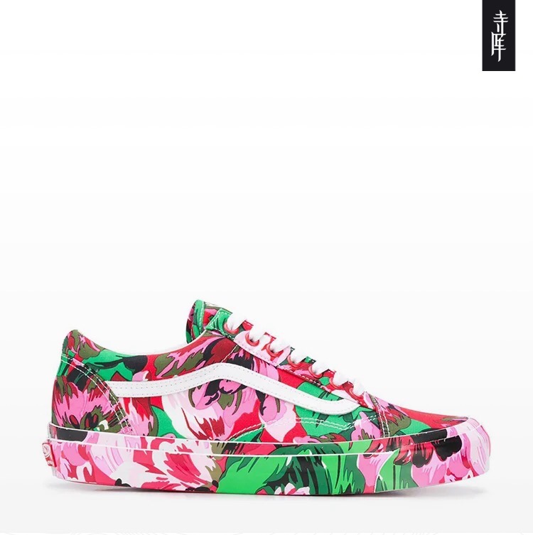 vans和设计师sandyling的联名款,vans联名怪奇物语