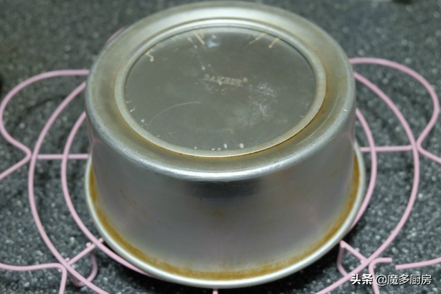 如何用鸡蛋和面粉做最简单的蛋糕,鸡蛋面粉和白砂糖做蛋糕不用牛奶