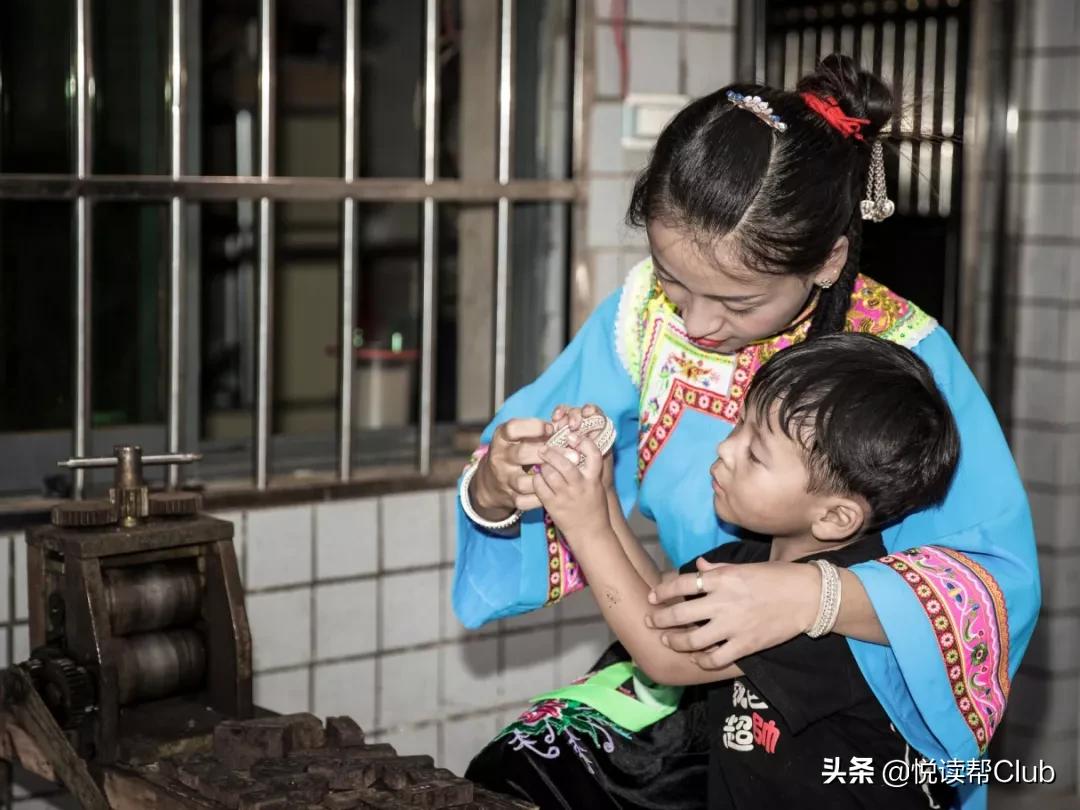 安顺风物|用一锤一凿守护一门手艺：安顺九龙屯的“银匠世家”