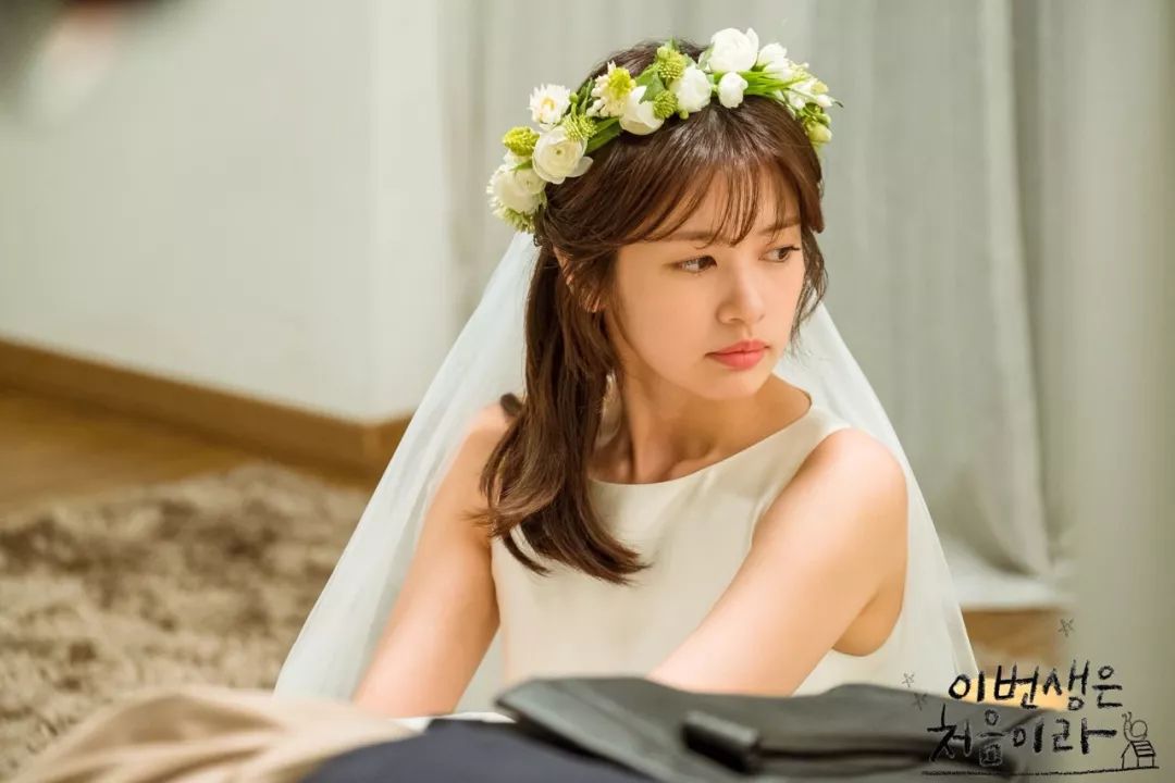 父女互换身体，这片儿骚气快要溢出屏幕